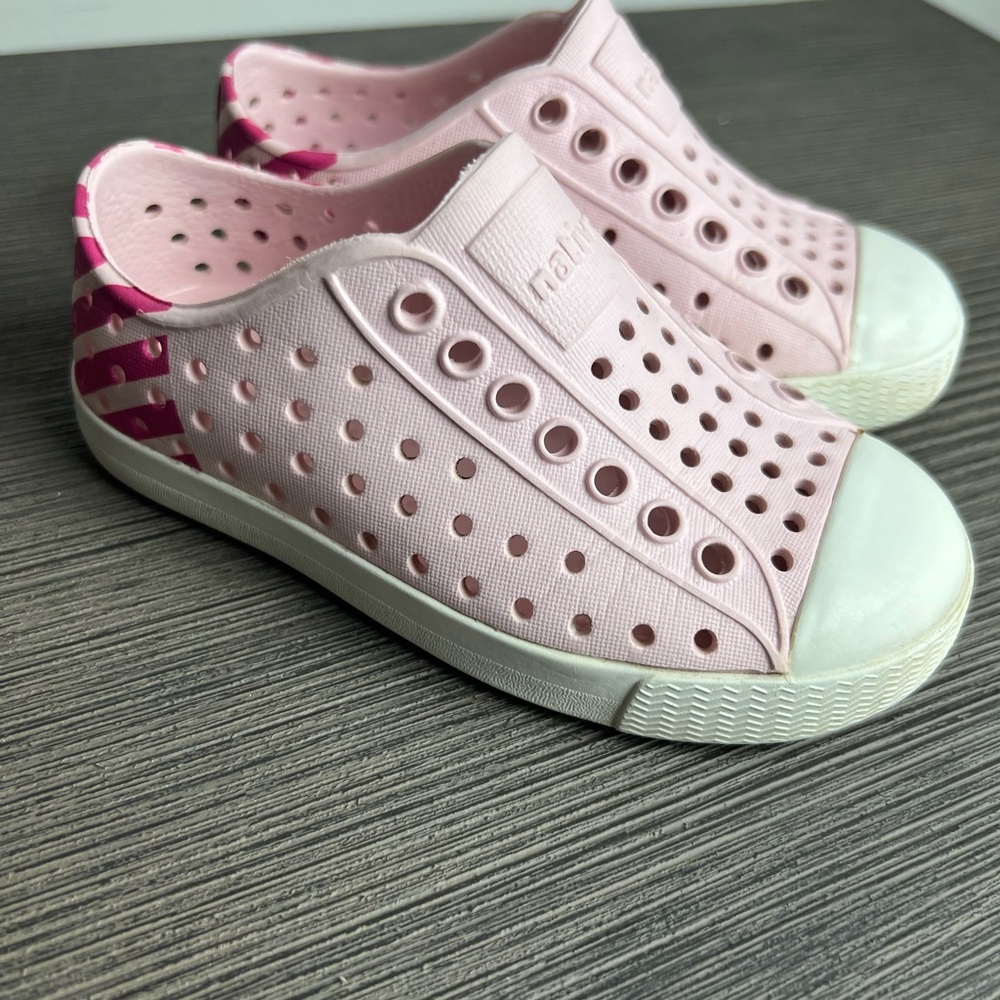 Native Kids Shoes - Pink Jeffersons with Striped heels